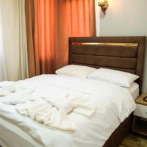 Deluxe Zimmer mit Kingsize-Bett